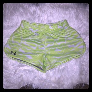 UNDER ARMOUR SEMI FITTED HEAT GEAR SHORTS XS WOMEN